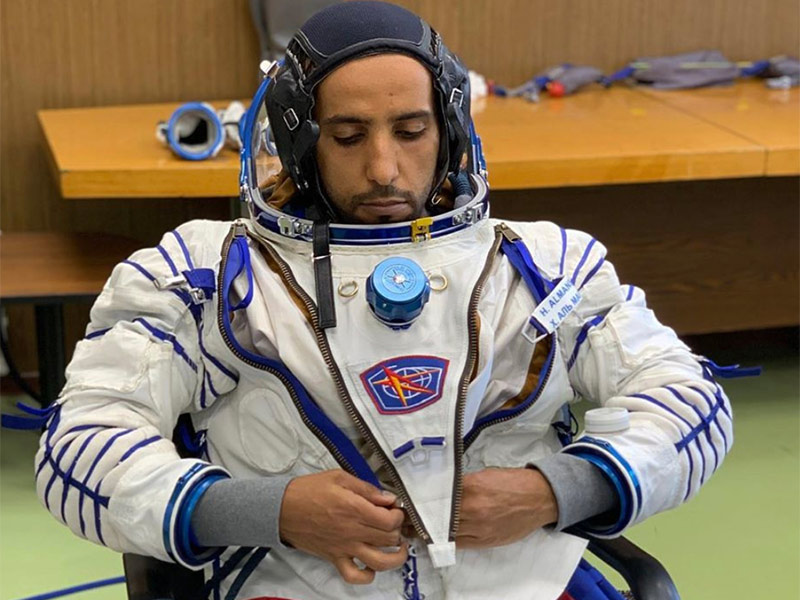 أبوظبي ودبي بعدسة هزاع المنصوري من الفضاء
